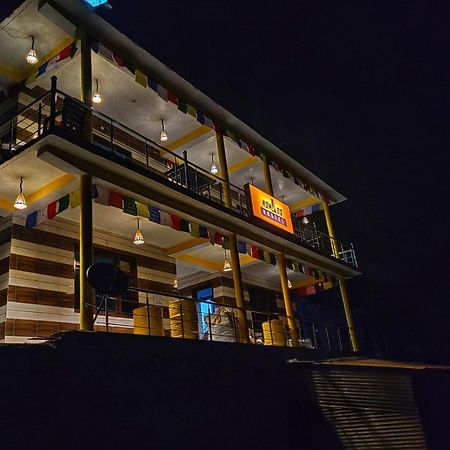 Nomads Hostel Tosh Ngoại thất bức ảnh