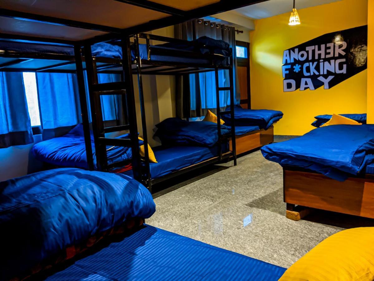 Nomads Hostel Tosh Ngoại thất bức ảnh