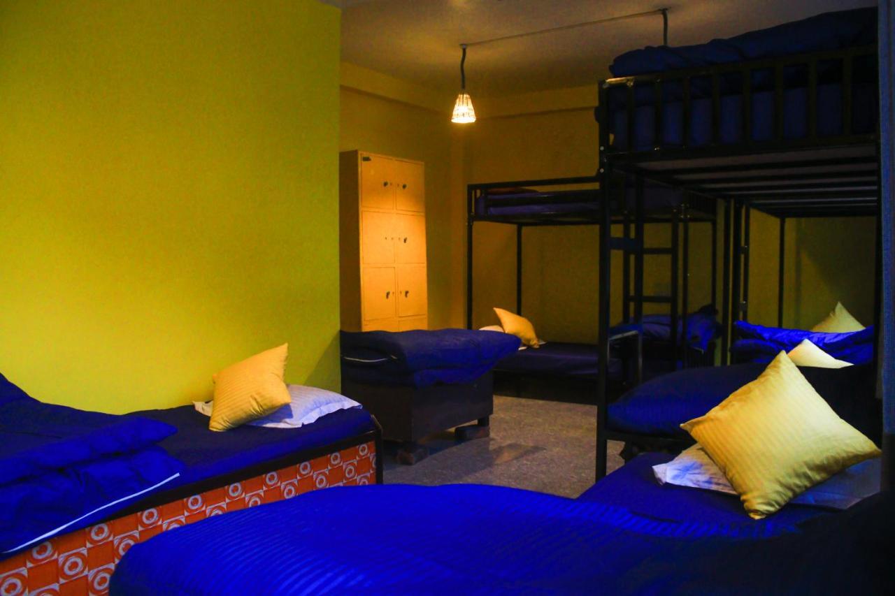 Nomads Hostel Tosh Ngoại thất bức ảnh