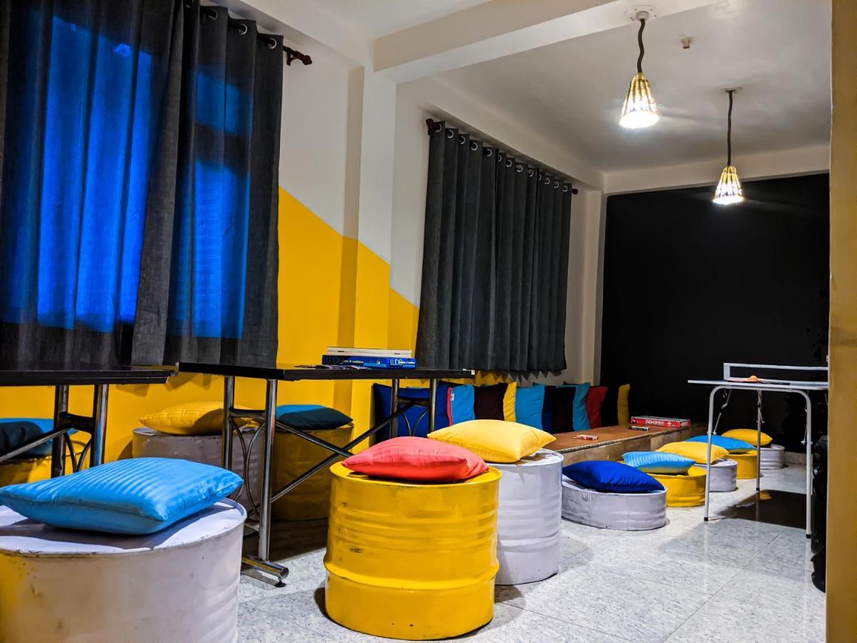 Nomads Hostel Tosh Ngoại thất bức ảnh