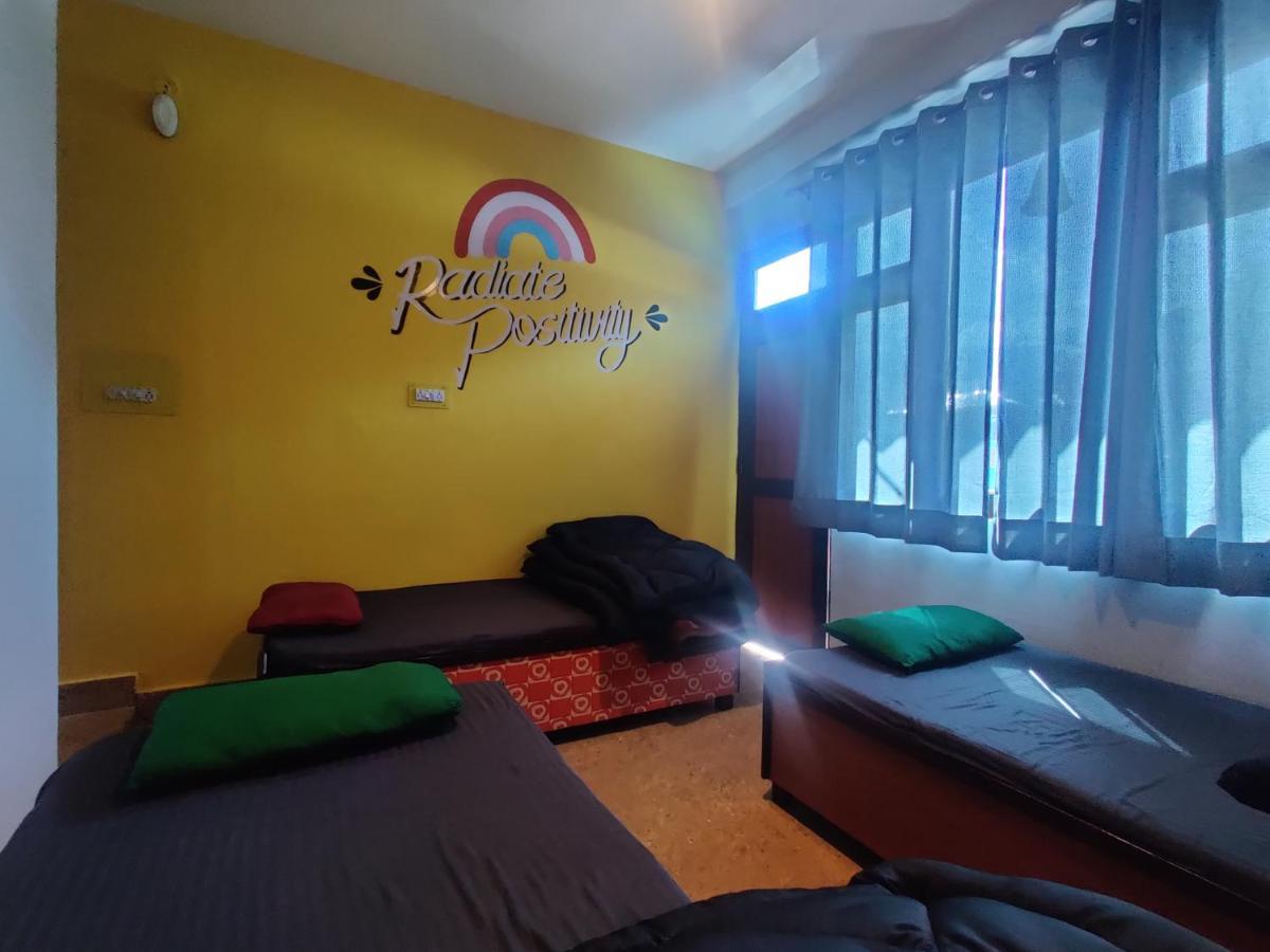 Nomads Hostel Tosh Ngoại thất bức ảnh